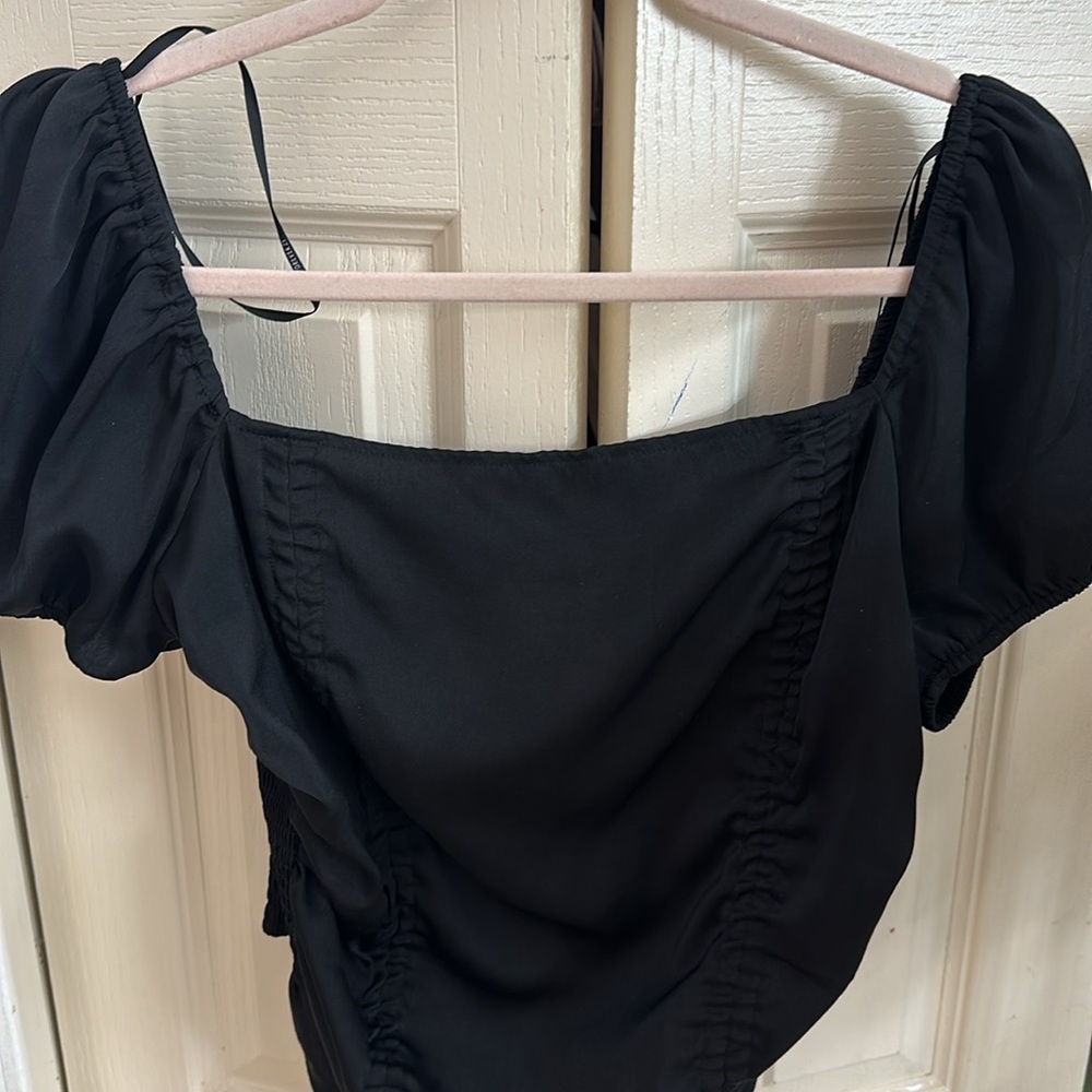 Forever 21 black top!